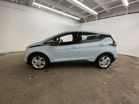 Used 2023 Chevrolet Bolt LT image 3