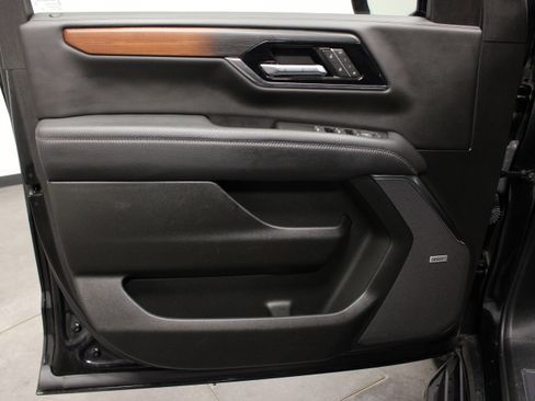 Used 2025 GMC Yukon Denali AWD/4WD image 20