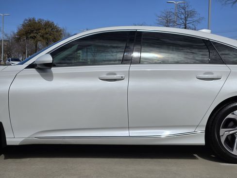 Used 2019 Honda Accord EX image 12
