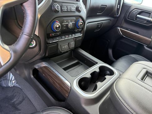 Used 2022 Chevrolet Silverado 1500 RST w/ LPO, Blackout Package image 13