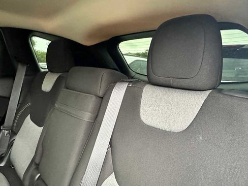 Used 2018 Jeep Cherokee Latitude w/ Altitude Package FWD image 25