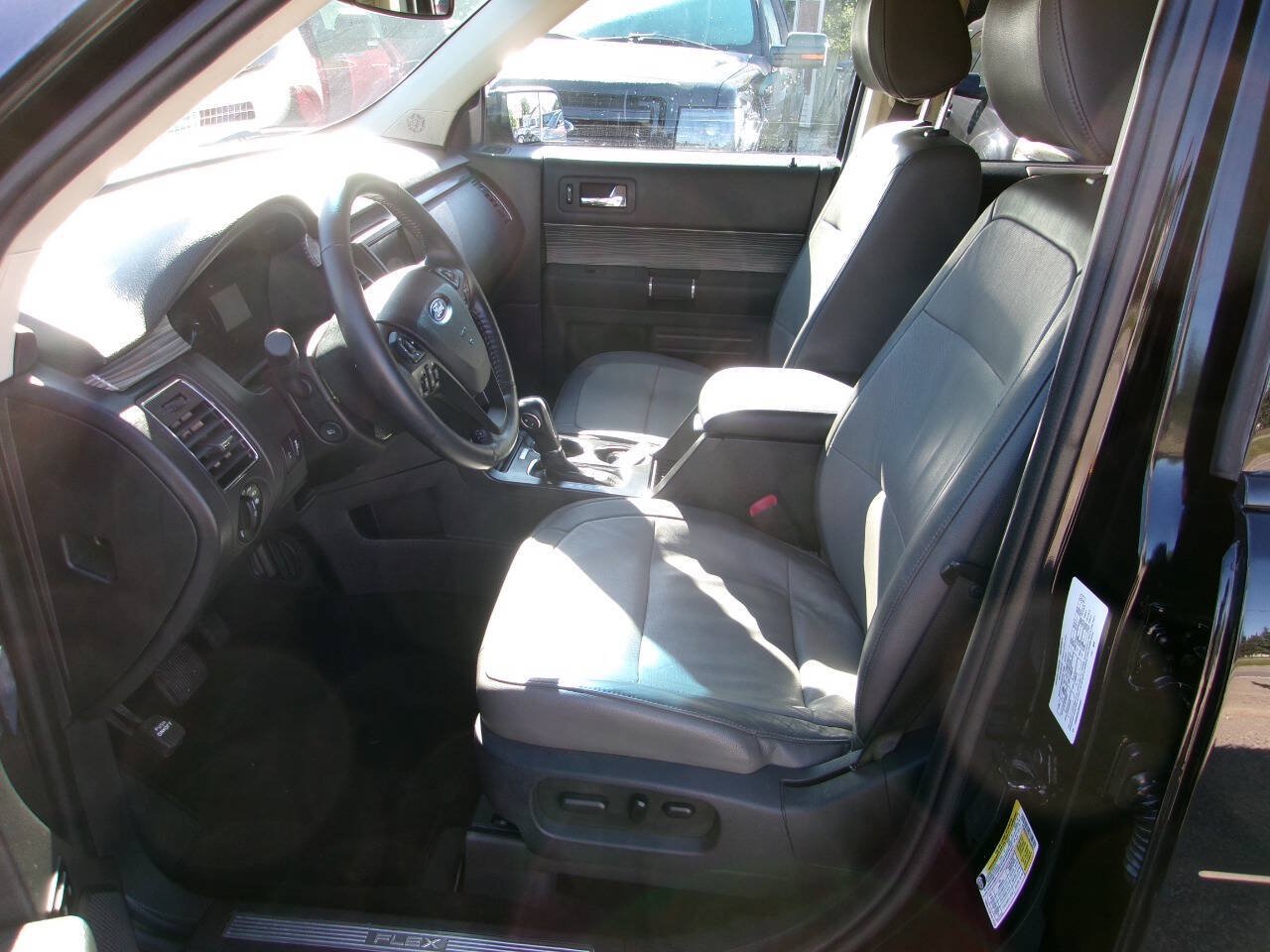 Used 2018 Ford Flex Limited w/ Limited Appearance Package AWD/4WD image 7