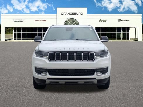 Used 2024 Jeep Wagoneer L Series II RWD image 2