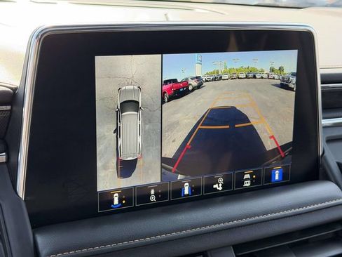 Used 2023 GMC Yukon XL AT4 w/ Technology Package AWD/4WD image 14