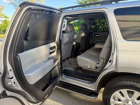 Used 2010 Toyota Sequoia Limited AWD/4WD image 17