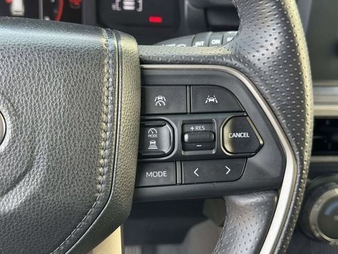 Used 2025 Toyota 4Runner SR5 image 12