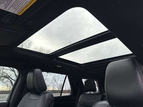 Used 2020 Ford Explorer ST w/ ST High-Performance Pack image 17