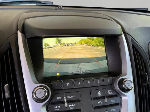 Used 2017 Chevrolet Equinox LT FWD image 14