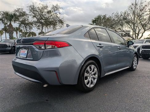Used 2020 Toyota Corolla LE image 4
