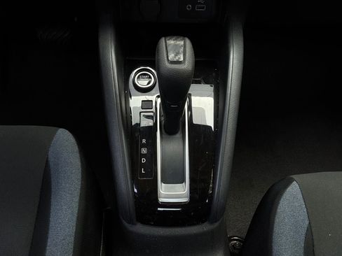 Used 2025 Nissan Versa SV FWD image 20