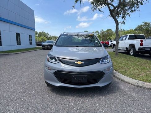 Used 2019 Chevrolet Bolt Premier w/ Infotainment Package FWD image 2