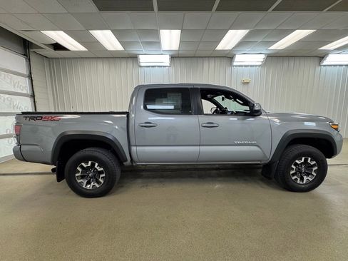 Used 2021 Toyota Tacoma TRD Off-Road w/ TRD Premium Off Road Package image 5