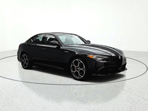 Used 2023 Alfa Romeo Giulia Veloce AWD/4WD image 8