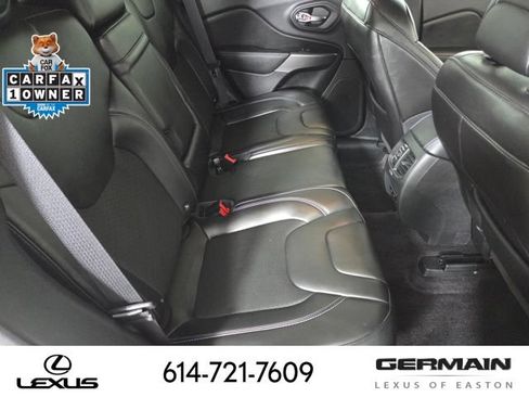 Used 2019 Jeep Cherokee Latitude Plus w/ Cold Weather Group AWD/4WD image 23