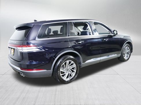 Used 2023 Lincoln Aviator AWD image 7