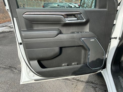 Used 2023 Chevrolet Silverado 1500 LTZ AWD/4WD image 15