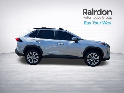 Used 2019 Toyota RAV4 LE w/ All Weather Liner Package AWD/4WD image 8