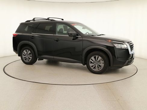 Used 2022 Nissan Pathfinder SV AWD/4WD image 9