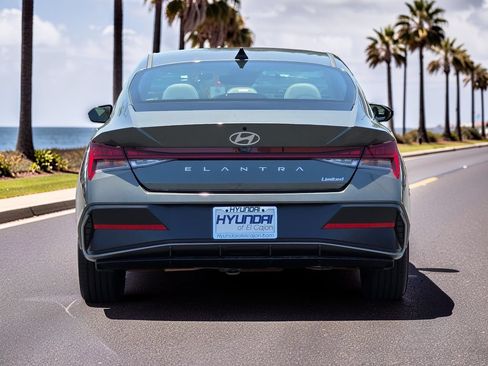 Certified 2026 Hyundai Elantra Limited FWD image 6