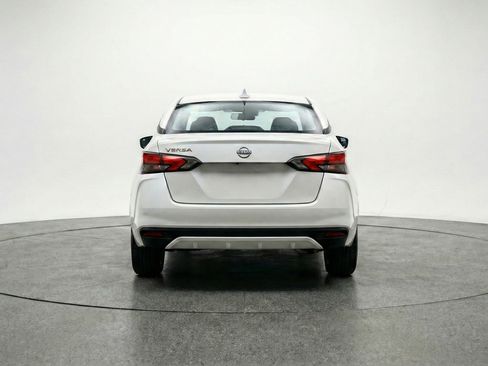 Used 2025 Nissan Versa SV image 7