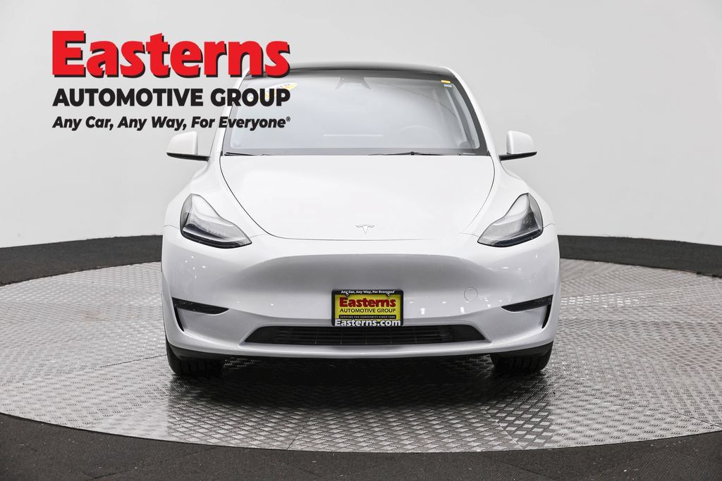 Used 2023 Tesla Model Y Long Range AWD/4WD image 2