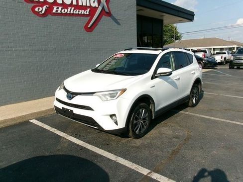 Used 2017 Toyota RAV4 XLE w/ Carpet Mat Package AWD/4WD image 2