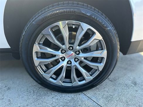 Used 2023 GMC Yukon XL Denali w/ Denali Reserve Package image 10