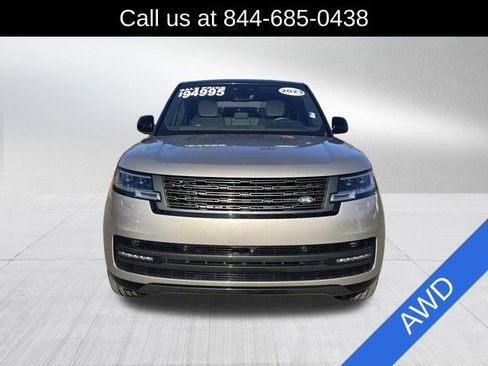 Used 2023 Land Rover Range Rover SE image 2