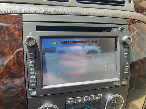 Used 2013 GMC Yukon XL Denali AWD/4WD image 28
