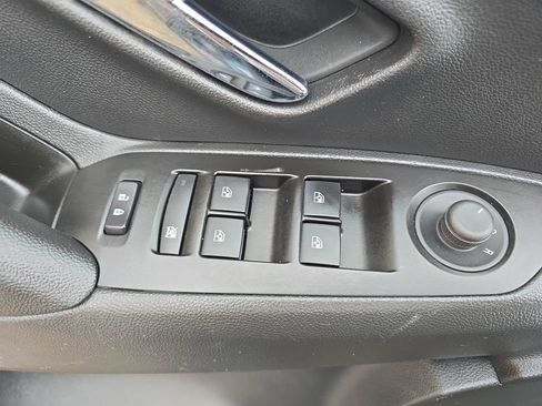 Used 2022 Chevrolet Trax LT w/ LT Convenience Package FWD image 28