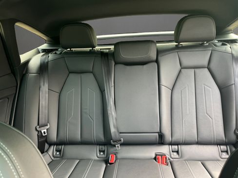 Used 2025 Audi Q4 e-tron Premium Plus image 16