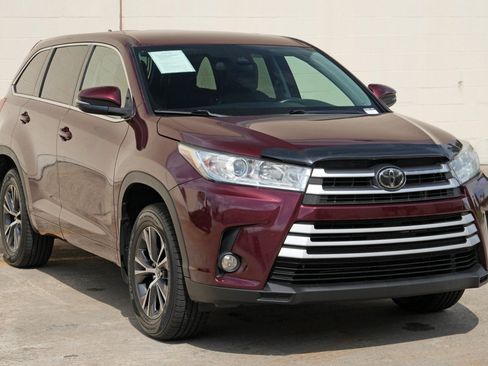 Used 2018 Toyota Highlander Plus AWD/4WD image 49