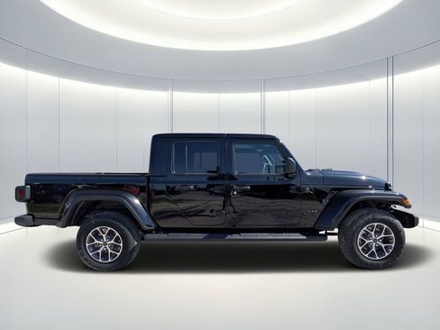 New 2026 Jeep Gladiator Sport AWD/4WD image 3