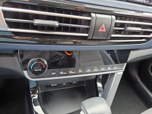 Certified 2023 Kia Seltos S w/ Navigation Package AWD/4WD image 16