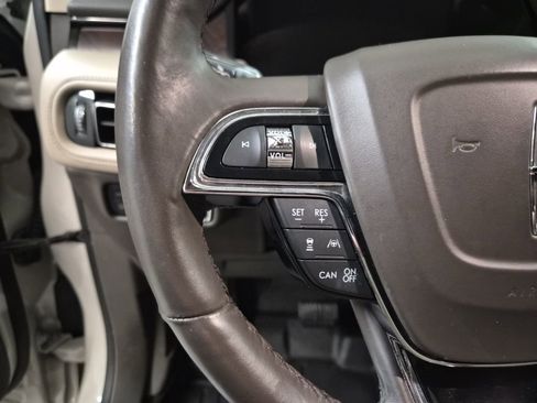 Used 2022 Lincoln Nautilus Reserve w/ Equipment Group 201A image 17