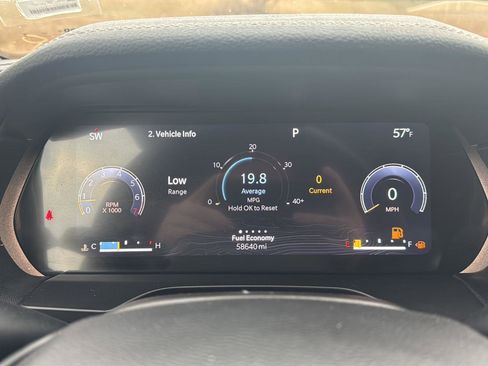 Used 2023 Jeep Grand Cherokee Limited image 16