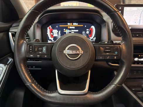 Used 2024 Nissan Rogue SL w/ SL Premium Package FWD image 17