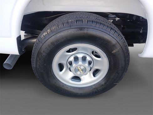 New 2025 Chevrolet Express 3500 Extended image 10