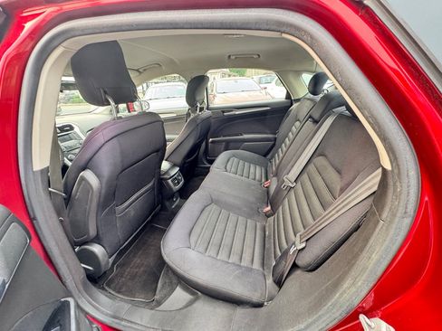 Used 2014 Ford Fusion SE FWD image 7