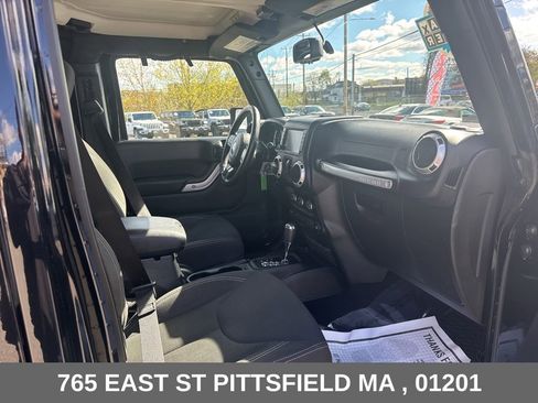 Used 2017 Jeep Wrangler Unlimited Sahara w/ Max Tow Package AWD/4WD image 18
