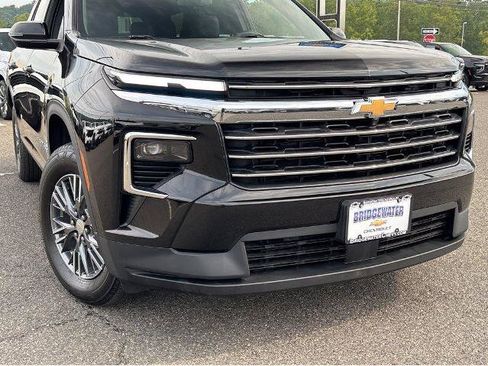 Used 2026 Chevrolet Traverse LT AWD/4WD image 2