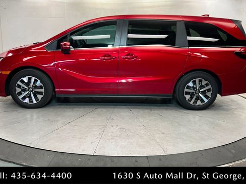 New 2025 Honda Odyssey EX-L image 2