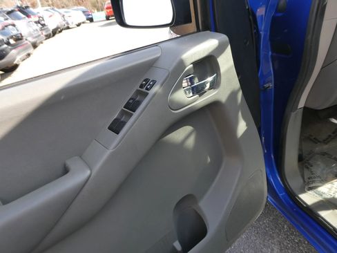 Used 2014 Nissan Frontier Desert Runner image 14