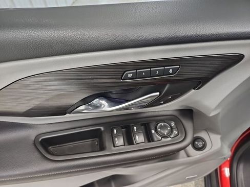 Used 2022 GMC Terrain SLT w/ Infotainment Package II AWD/4WD image 11