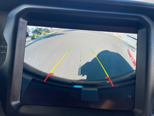 Used 2018 Jeep Wrangler Unlimited Sahara AWD/4WD image 14