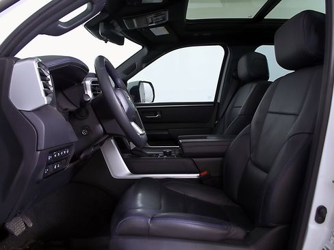 Used 2024 Toyota Sequoia Platinum AWD/4WD image 15