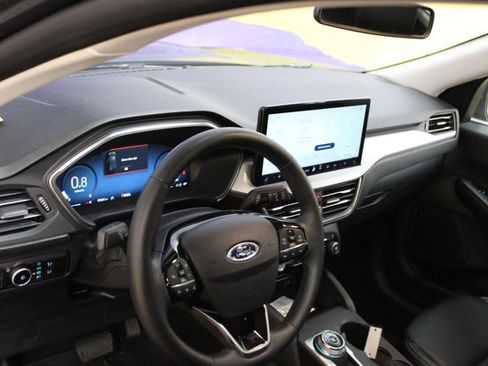Used 2025 Ford Escape Platinum AWD/4WD image 14