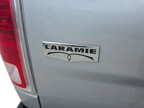 Used 2018 RAM 1500 Laramie AWD/4WD image 10