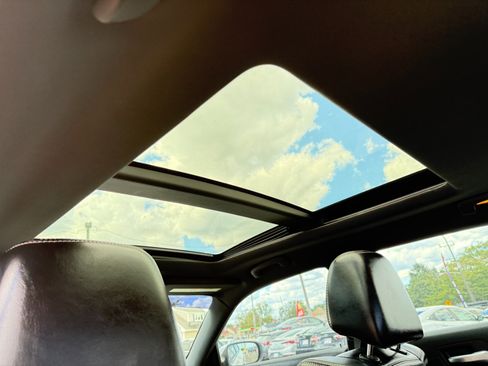 Used 2013 Chrysler 300 S image 28