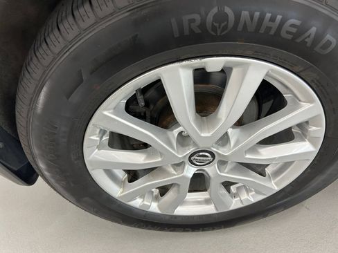 Used 2020 Nissan Rogue SV AWD/4WD image 18